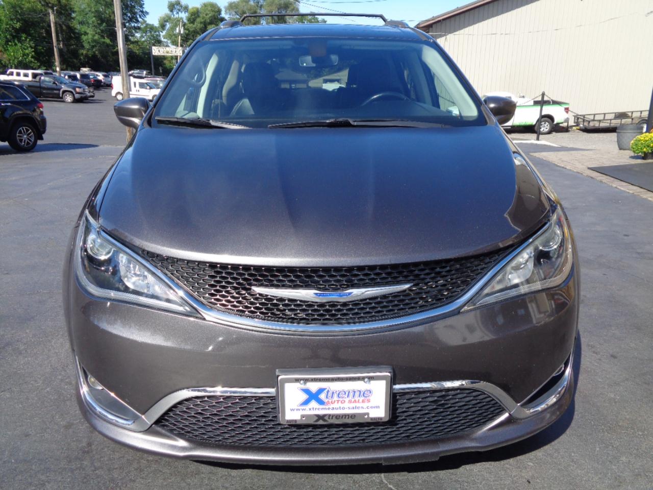 Chrysler Pacifica Touring L FWD 2020