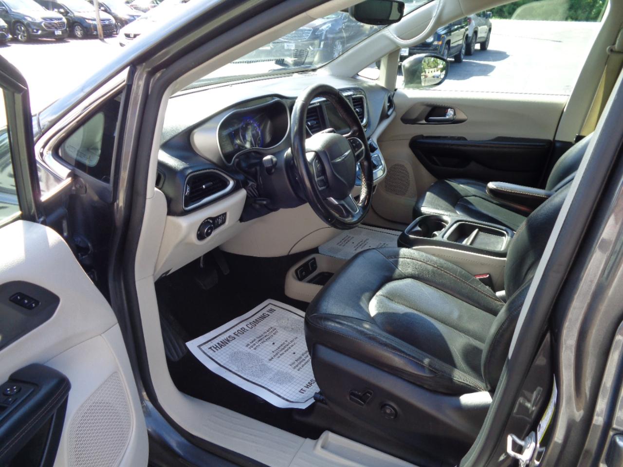 Chrysler Pacifica Touring L FWD 2020