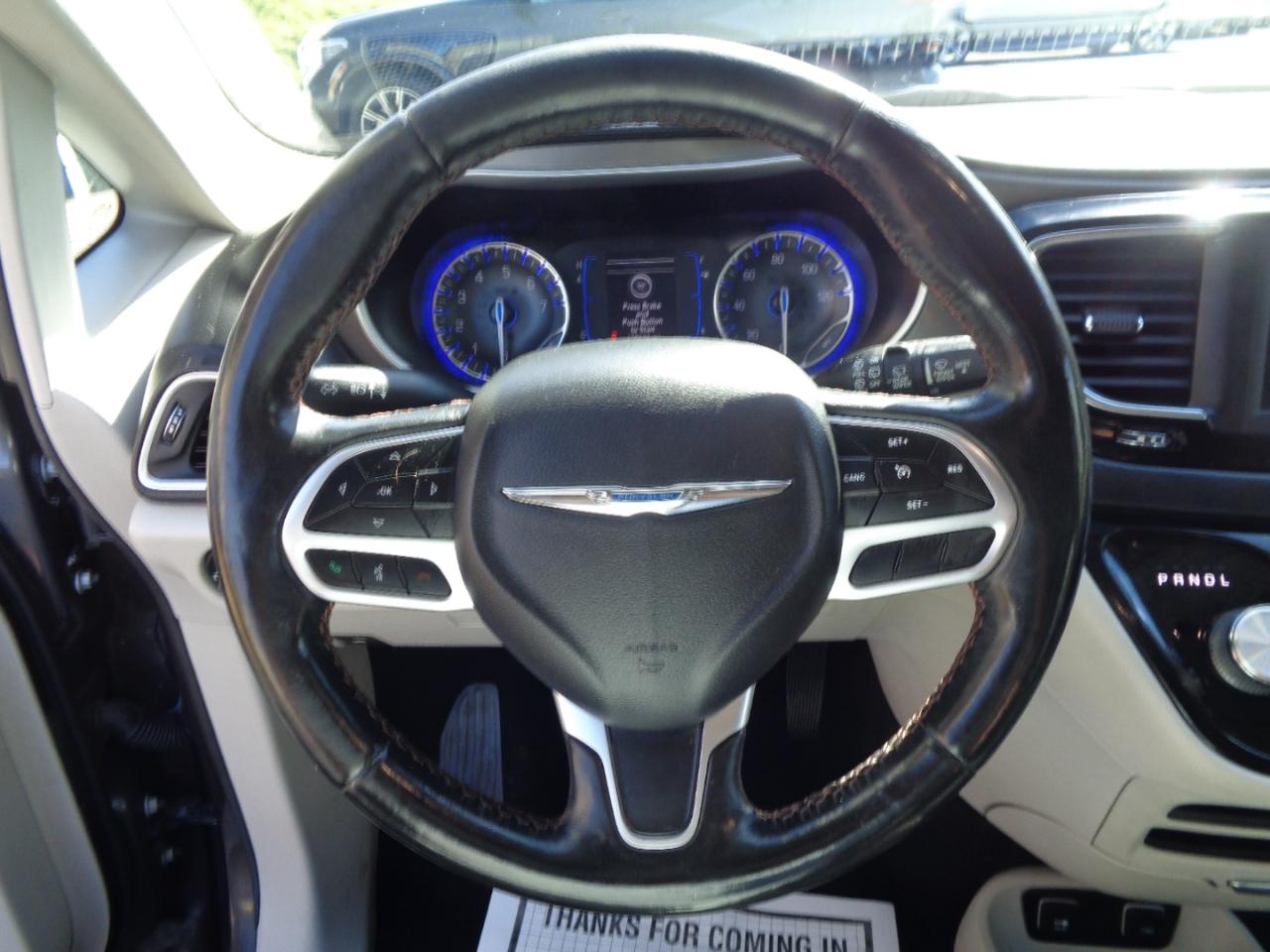 Chrysler Pacifica Touring L FWD 2020