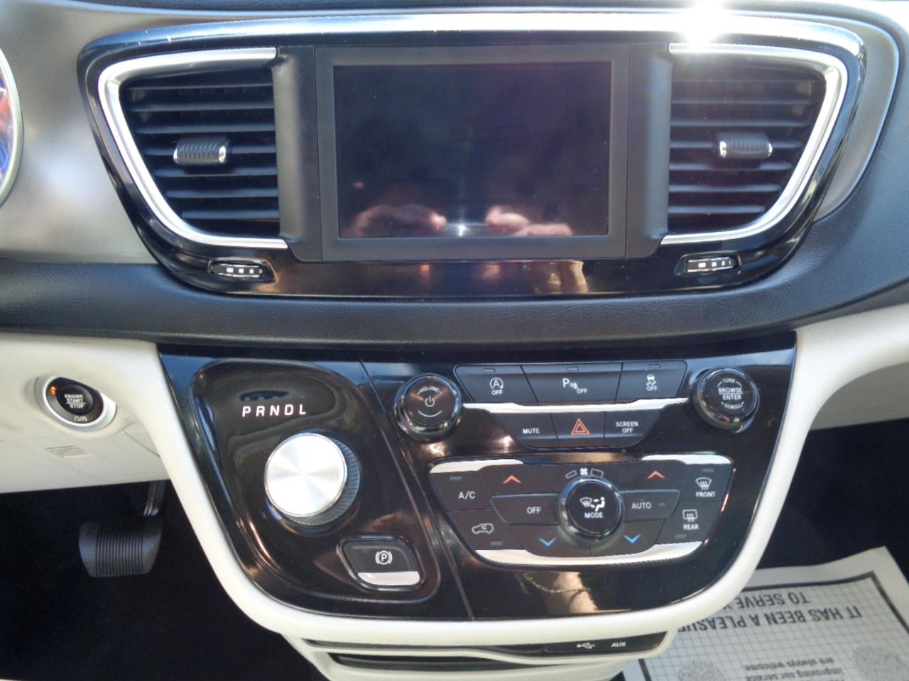 Chrysler Pacifica Touring L FWD 2020