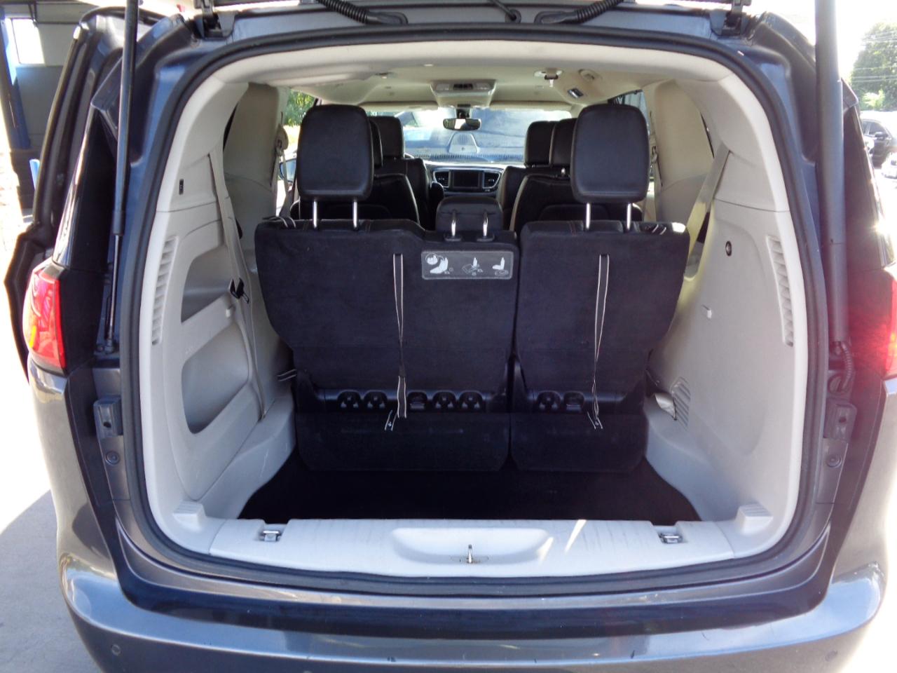 Chrysler Pacifica Touring L FWD 2020