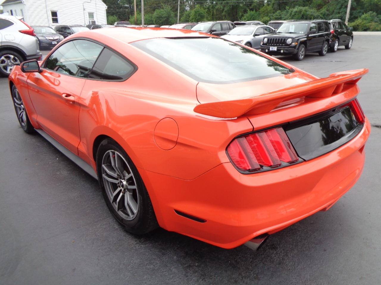Ford Mustang 2dr Fastback EcoBoost 2016