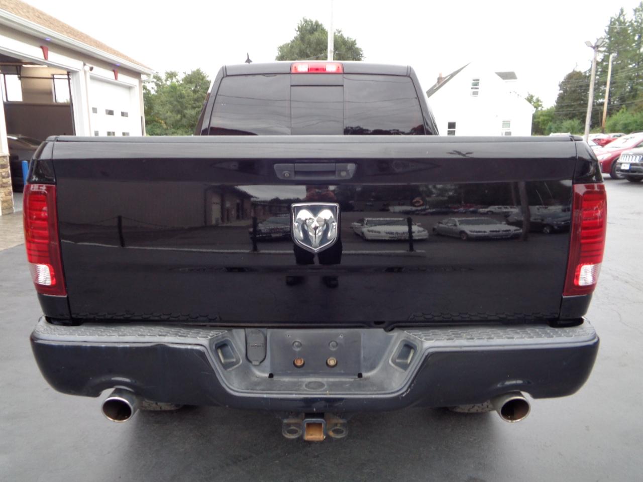 RAM 1500 4WD Quad Cab 140.5" Sport 2014