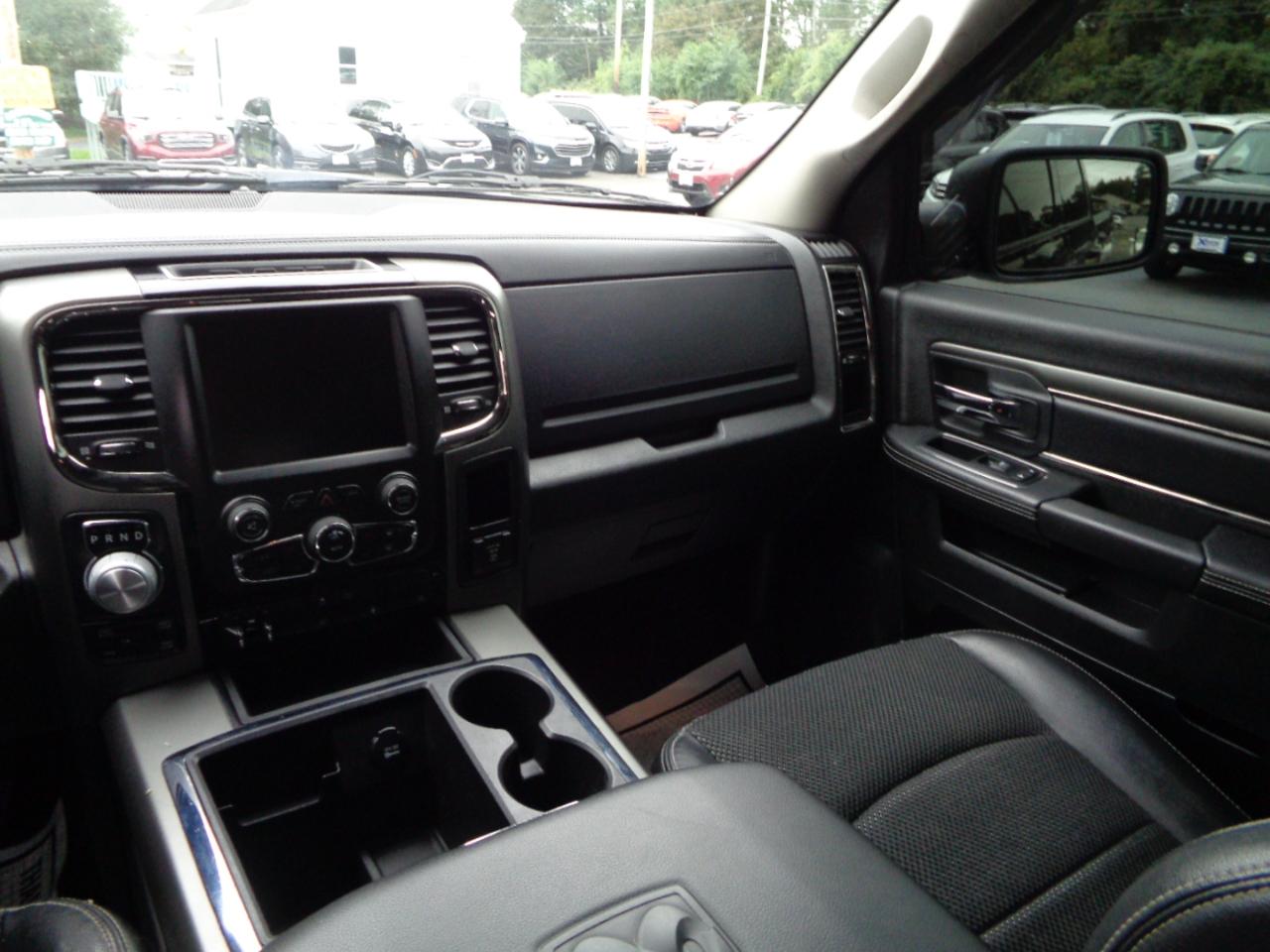 RAM 1500 4WD Quad Cab 140.5" Sport 2014