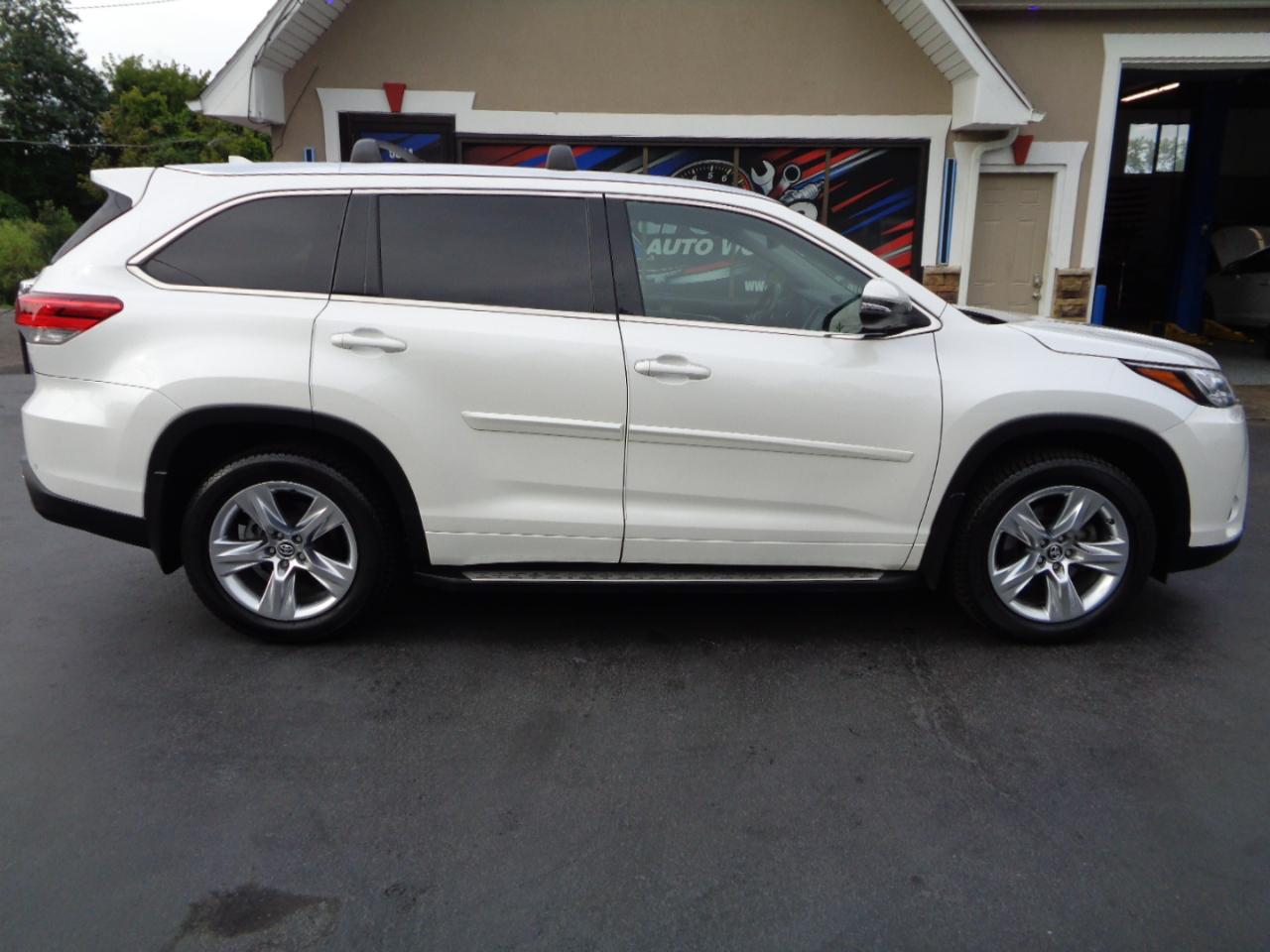 Toyota Highlander Limited V6 AWD (Natl) 2017