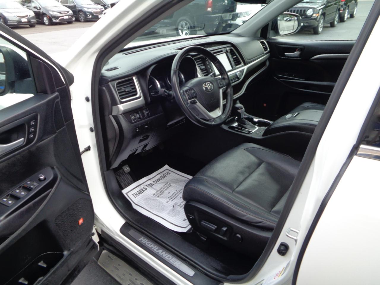 Toyota Highlander Limited V6 AWD (Natl) 2017