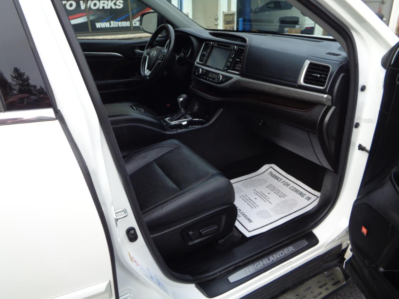 Toyota Highlander Limited V6 AWD (Natl) 2017