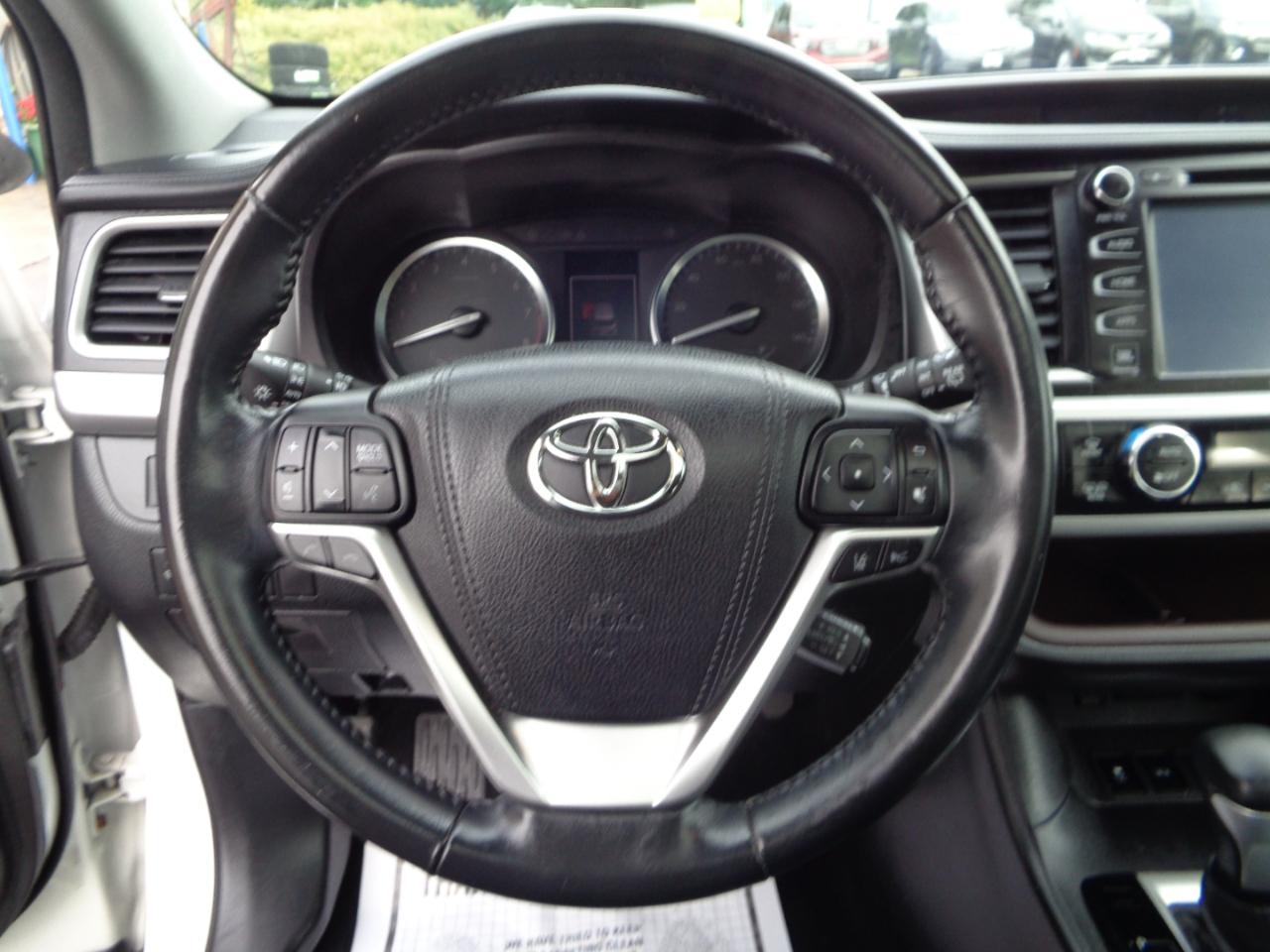 Toyota Highlander Limited V6 AWD (Natl) 2017
