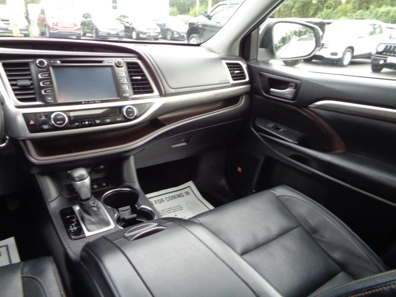 Toyota Highlander Limited V6 AWD (Natl) 2017