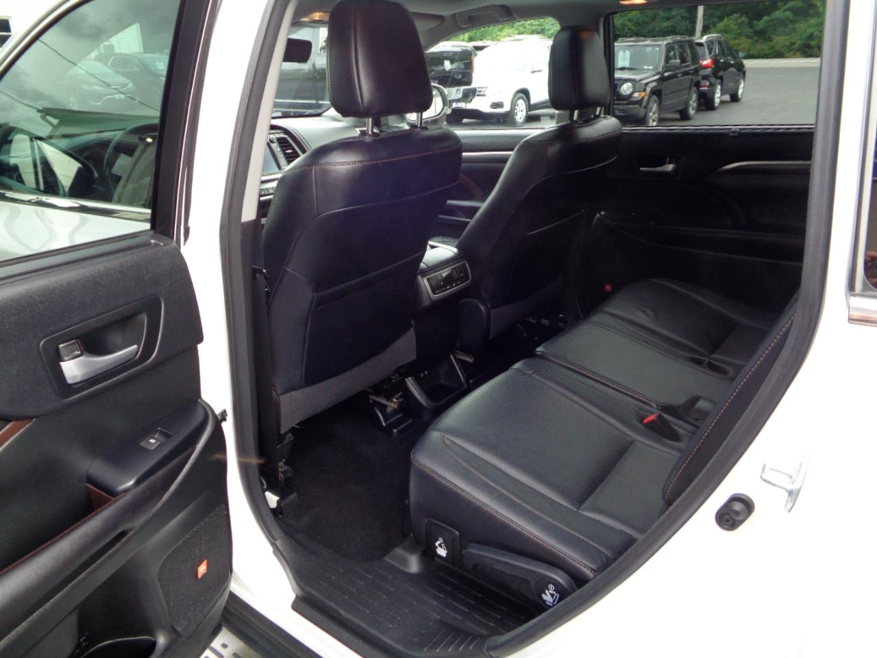 Toyota Highlander Limited V6 AWD (Natl) 2017