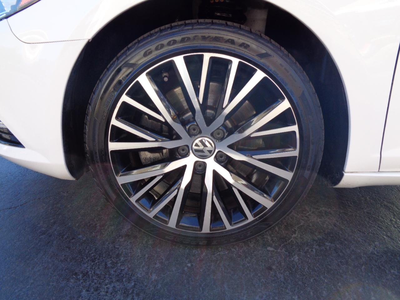 Volkswagen CC 4dr Sdn VR6 Executive 4Motion 2015