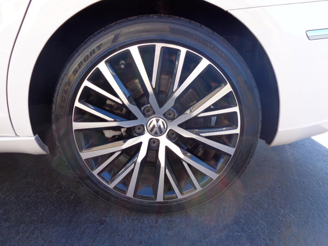 Volkswagen CC 4dr Sdn VR6 Executive 4Motion 2015