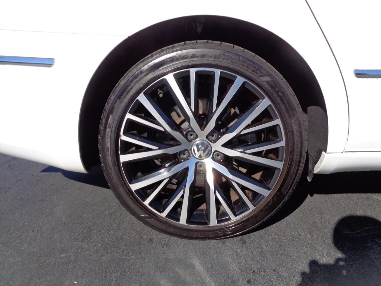 Volkswagen CC 4dr Sdn VR6 Executive 4Motion 2015