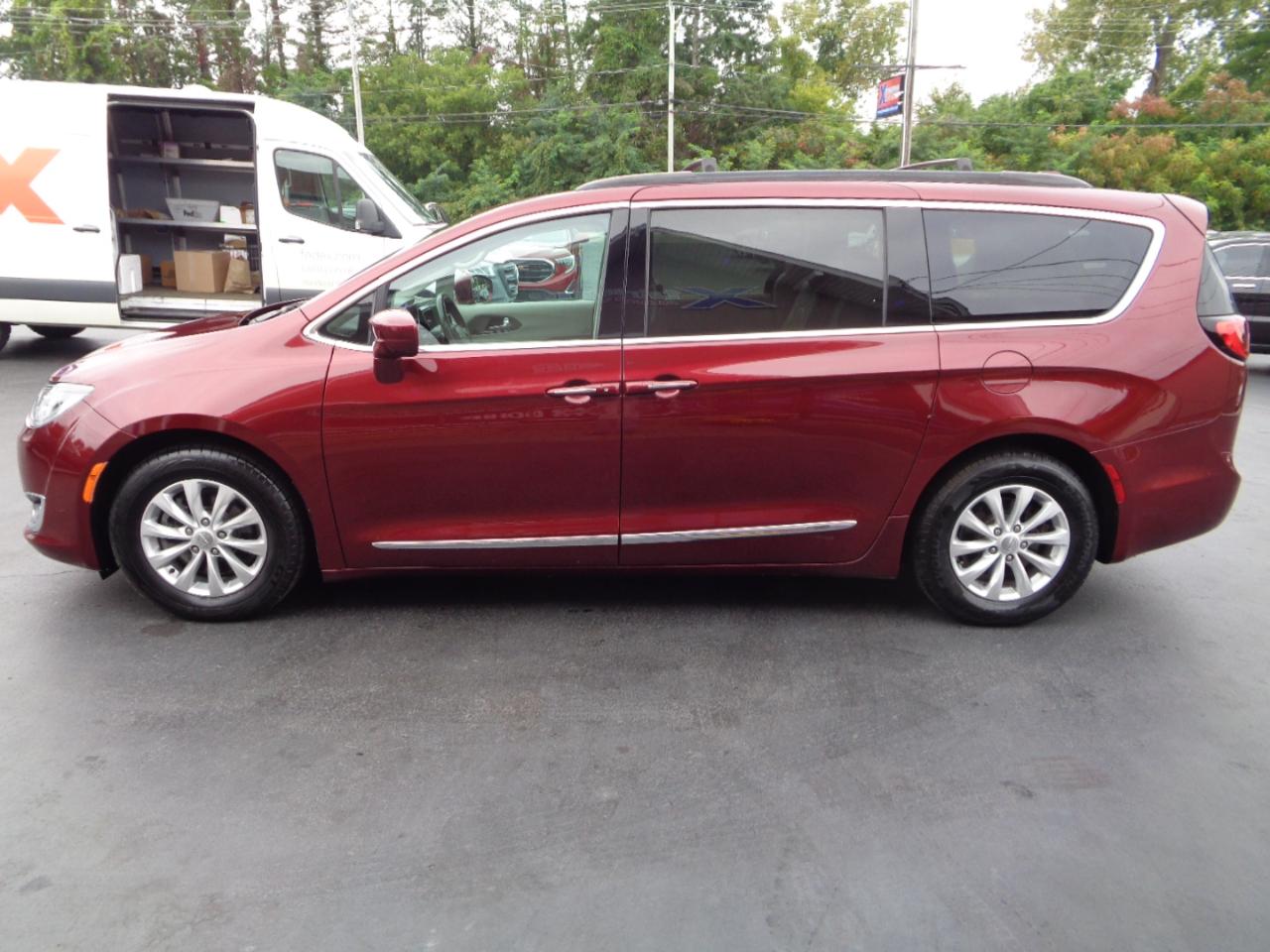 Chrysler Pacifica Touring-L FWD 2017