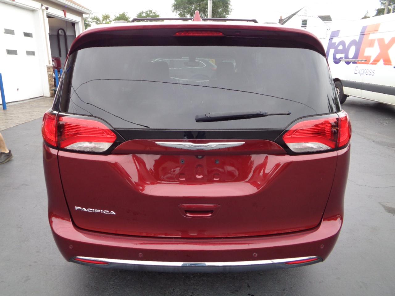 Chrysler Pacifica Touring-L FWD 2017