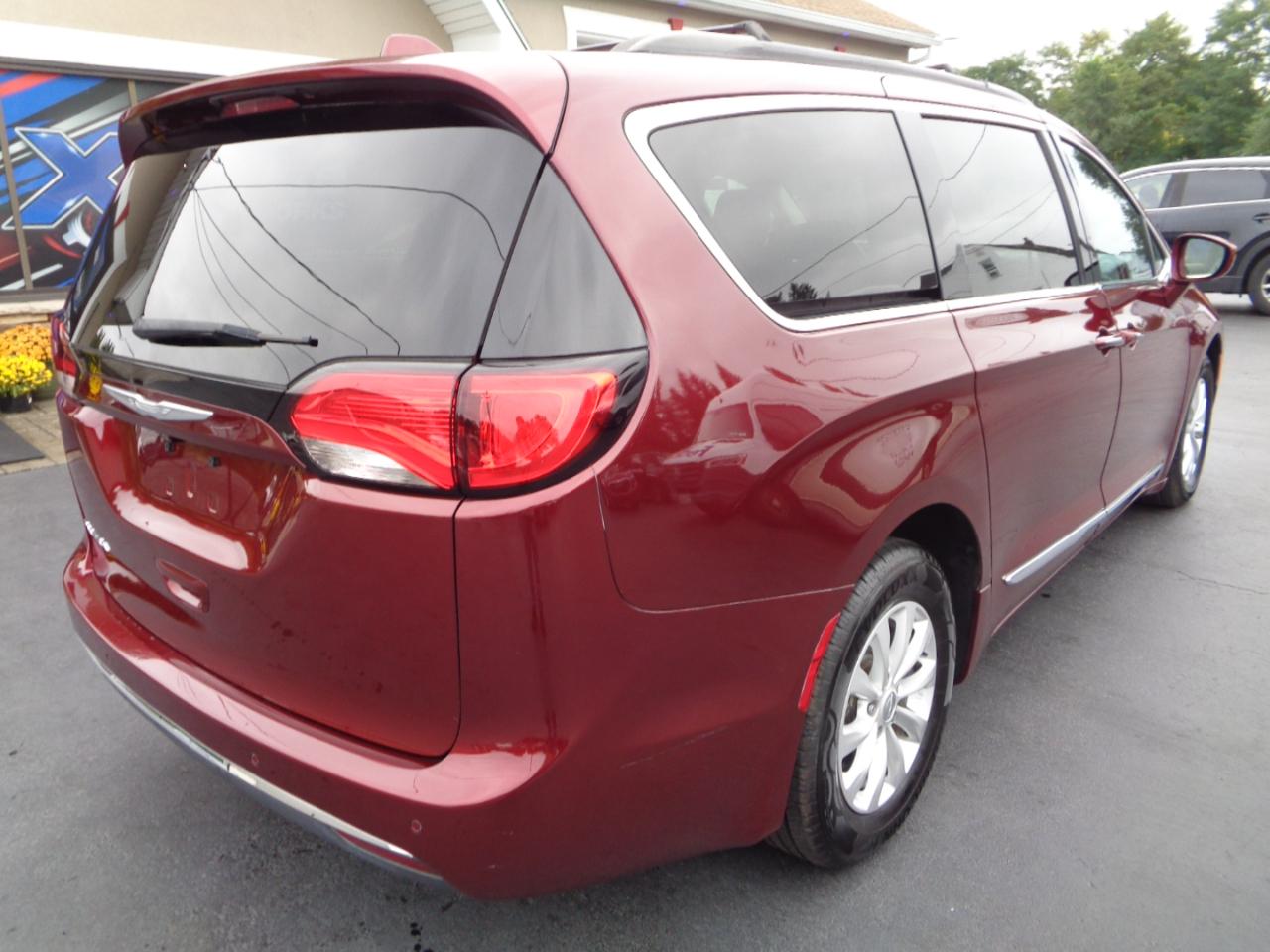 Chrysler Pacifica Touring-L FWD 2017