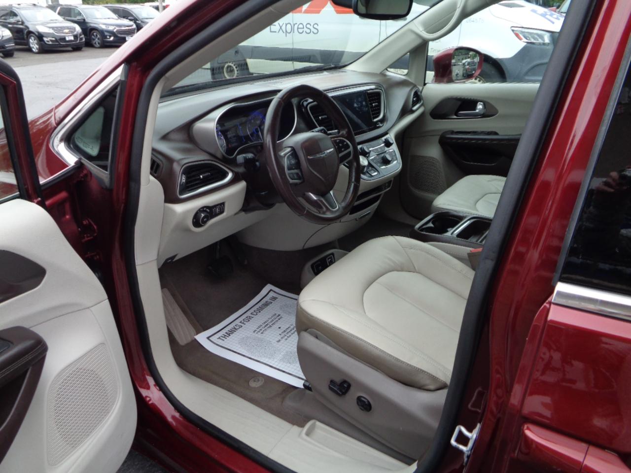 Chrysler Pacifica Touring-L FWD 2017