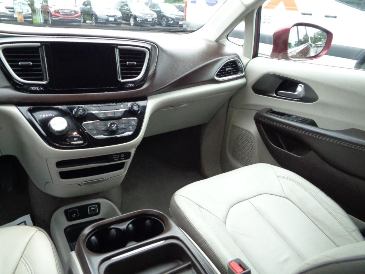 Chrysler Pacifica Touring-L FWD 2017