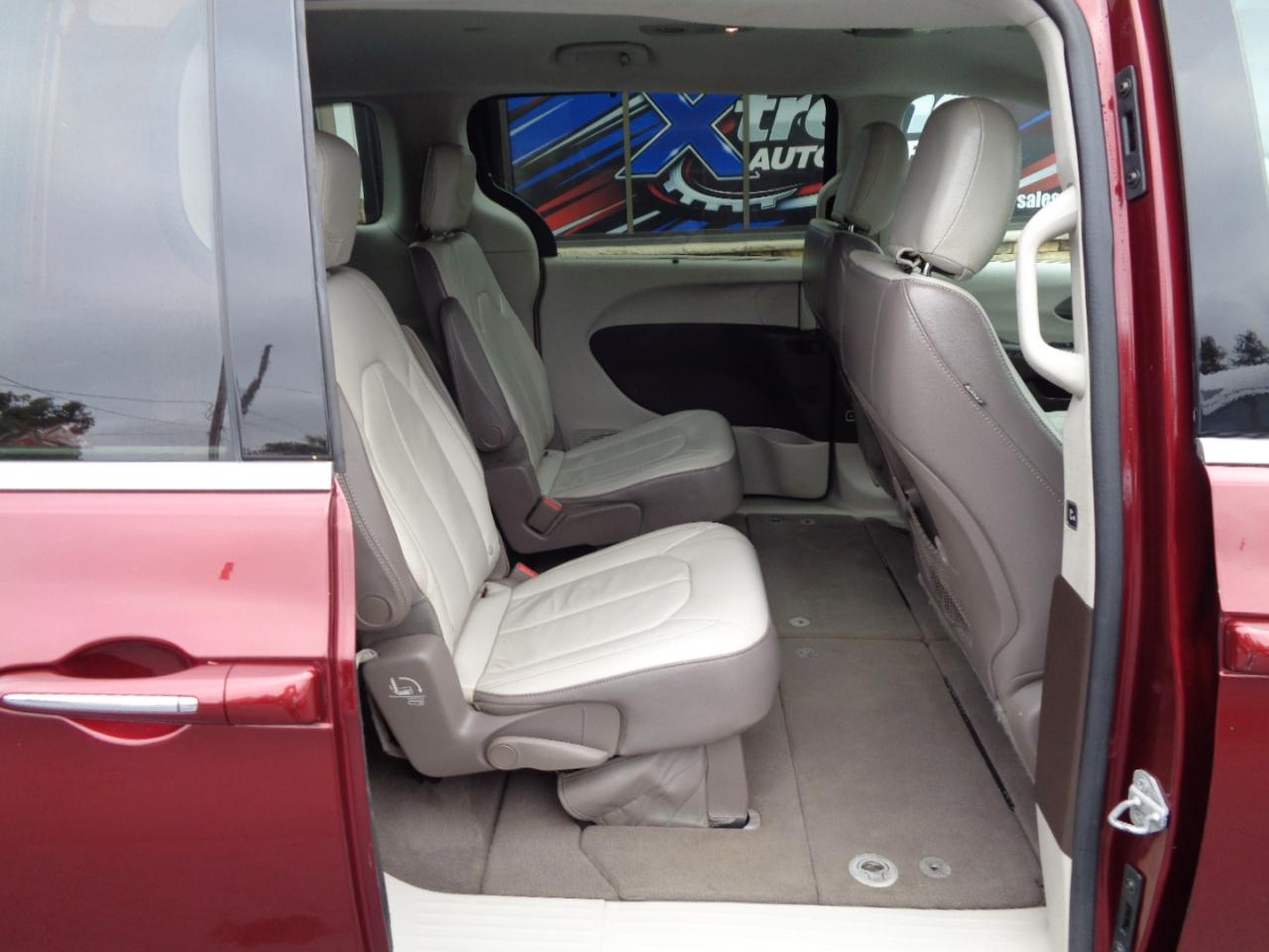 Chrysler Pacifica Touring-L FWD 2017