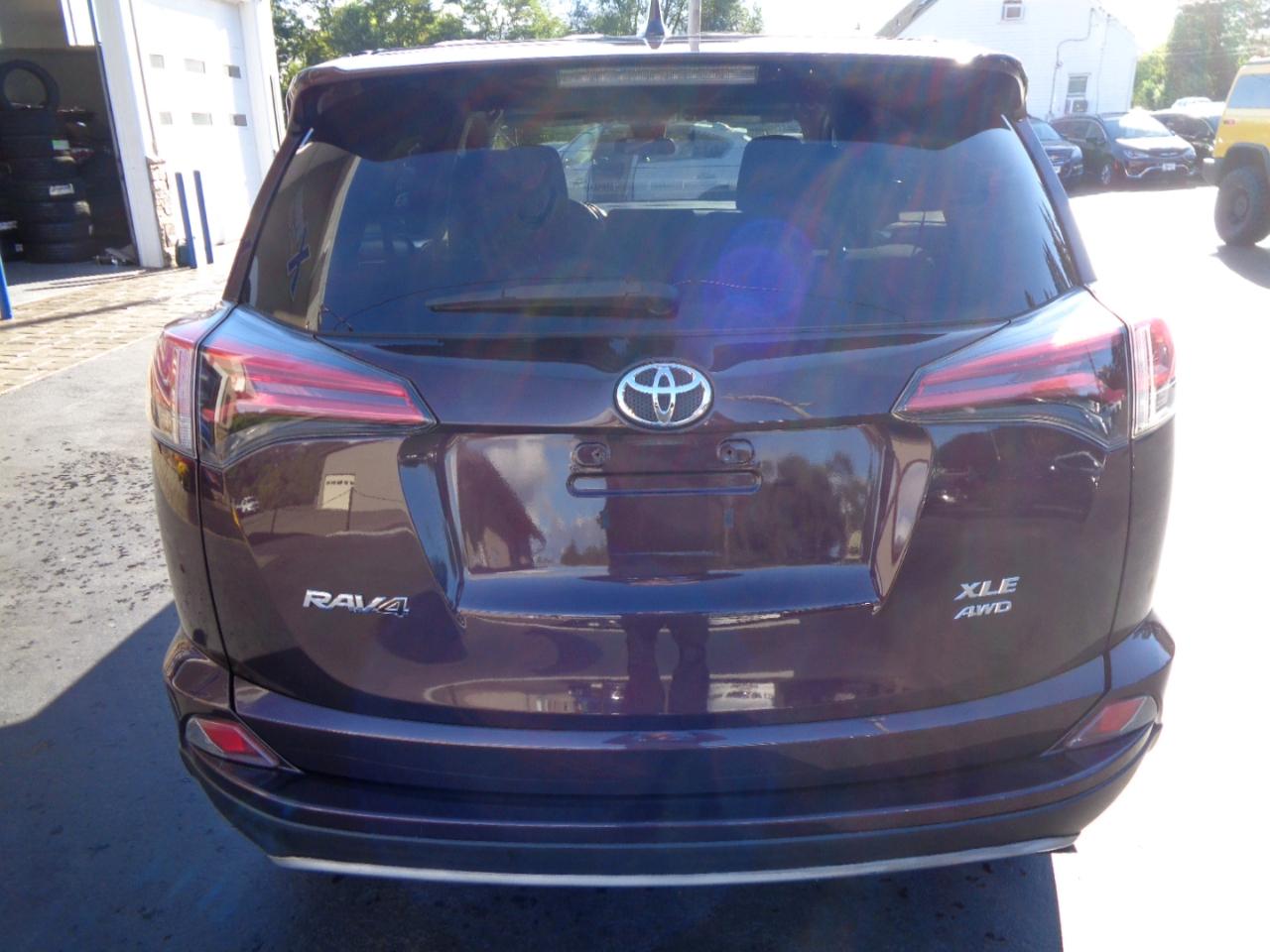 Toyota RAV4 Adventure AWD (Natl) 2018