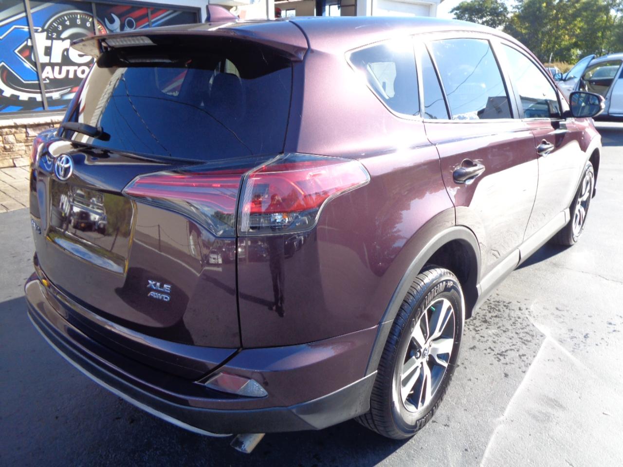 Toyota RAV4 Adventure AWD (Natl) 2018