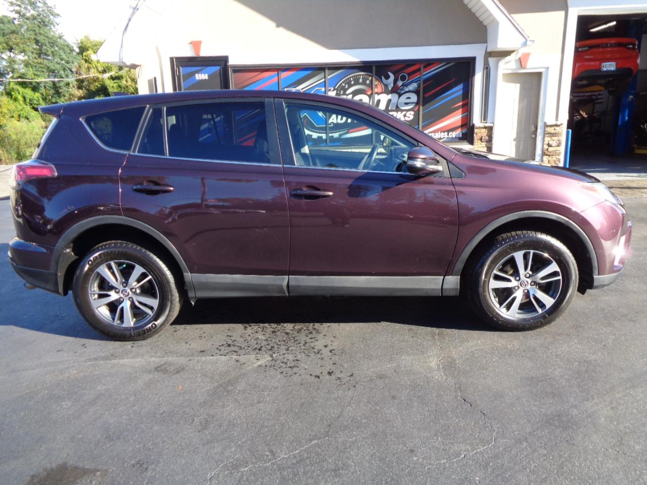 Toyota RAV4 Adventure AWD (Natl) 2018
