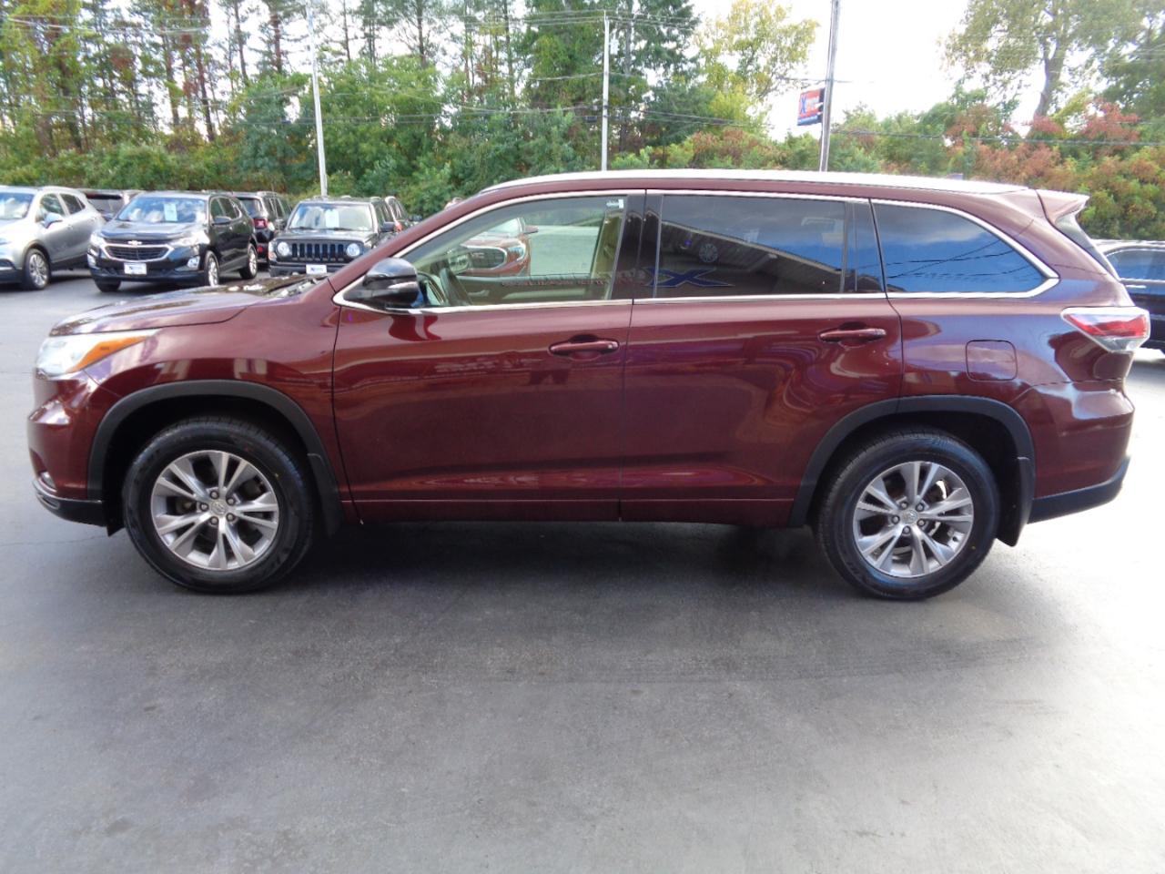 Toyota Highlander AWD 4dr V6 XLE (Natl) 2015
