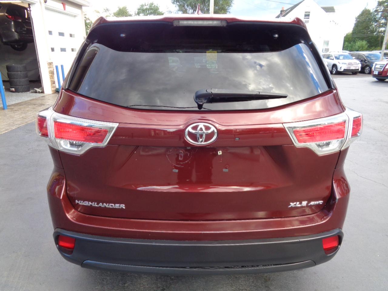 Toyota Highlander AWD 4dr V6 XLE (Natl) 2015