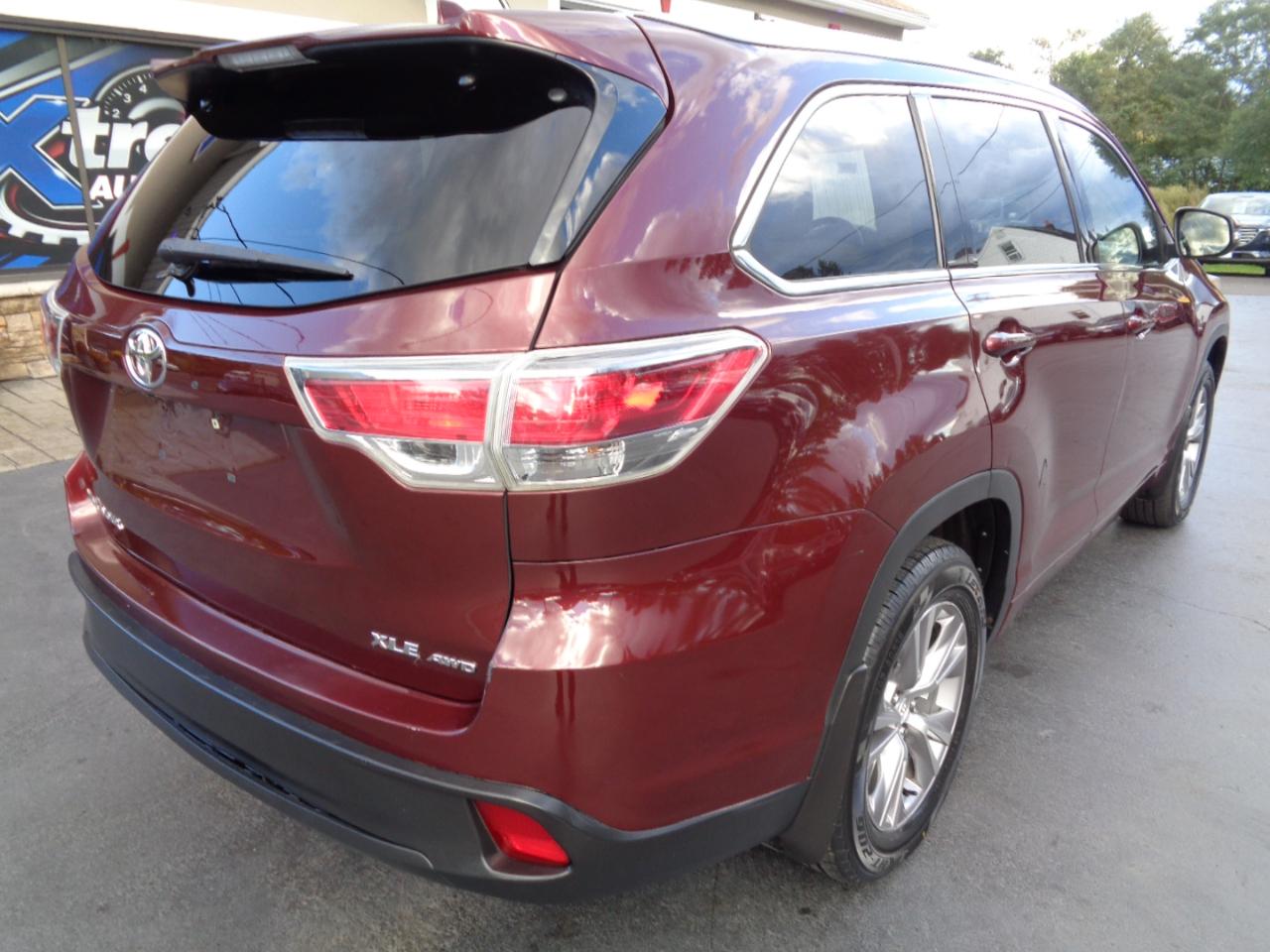 Toyota Highlander AWD 4dr V6 XLE (Natl) 2015