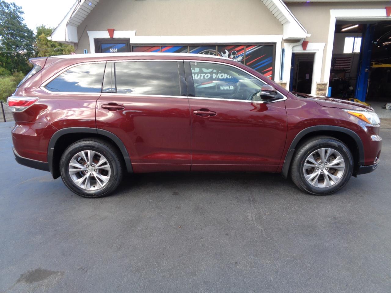 Toyota Highlander AWD 4dr V6 XLE (Natl) 2015
