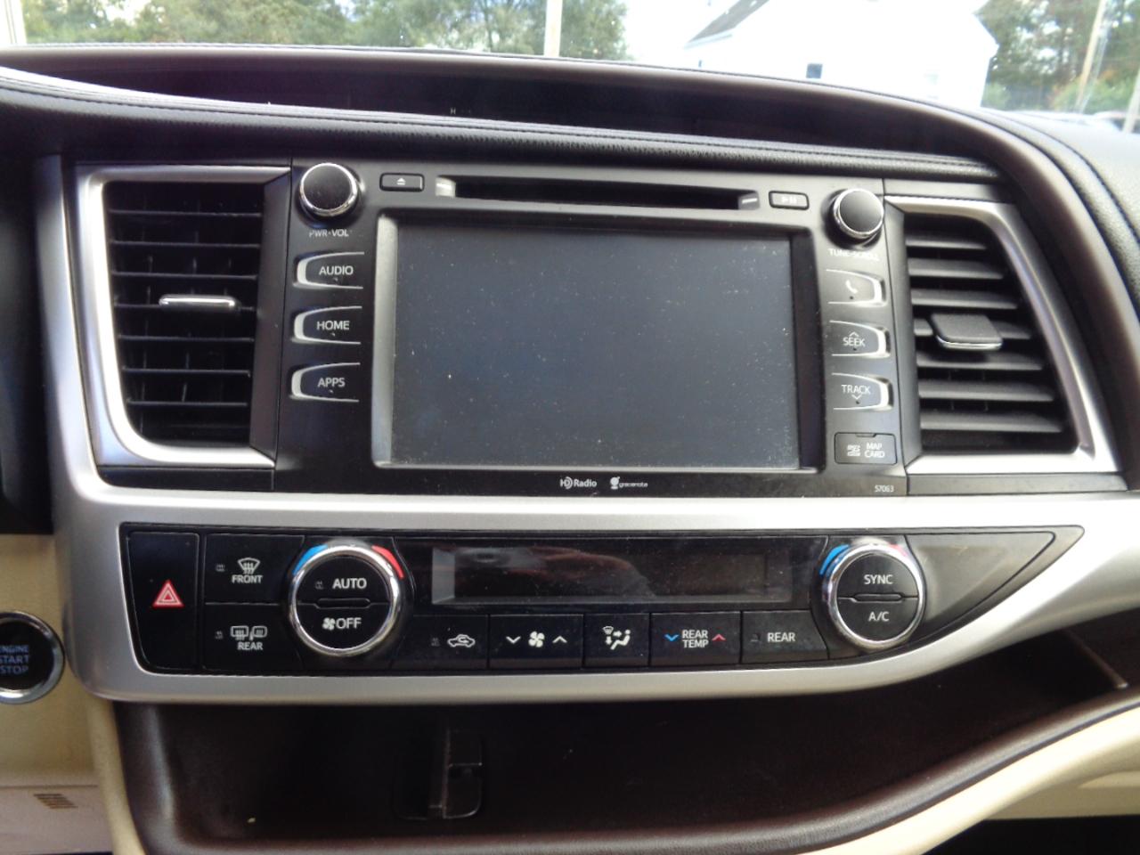 Toyota Highlander AWD 4dr V6 XLE (Natl) 2015