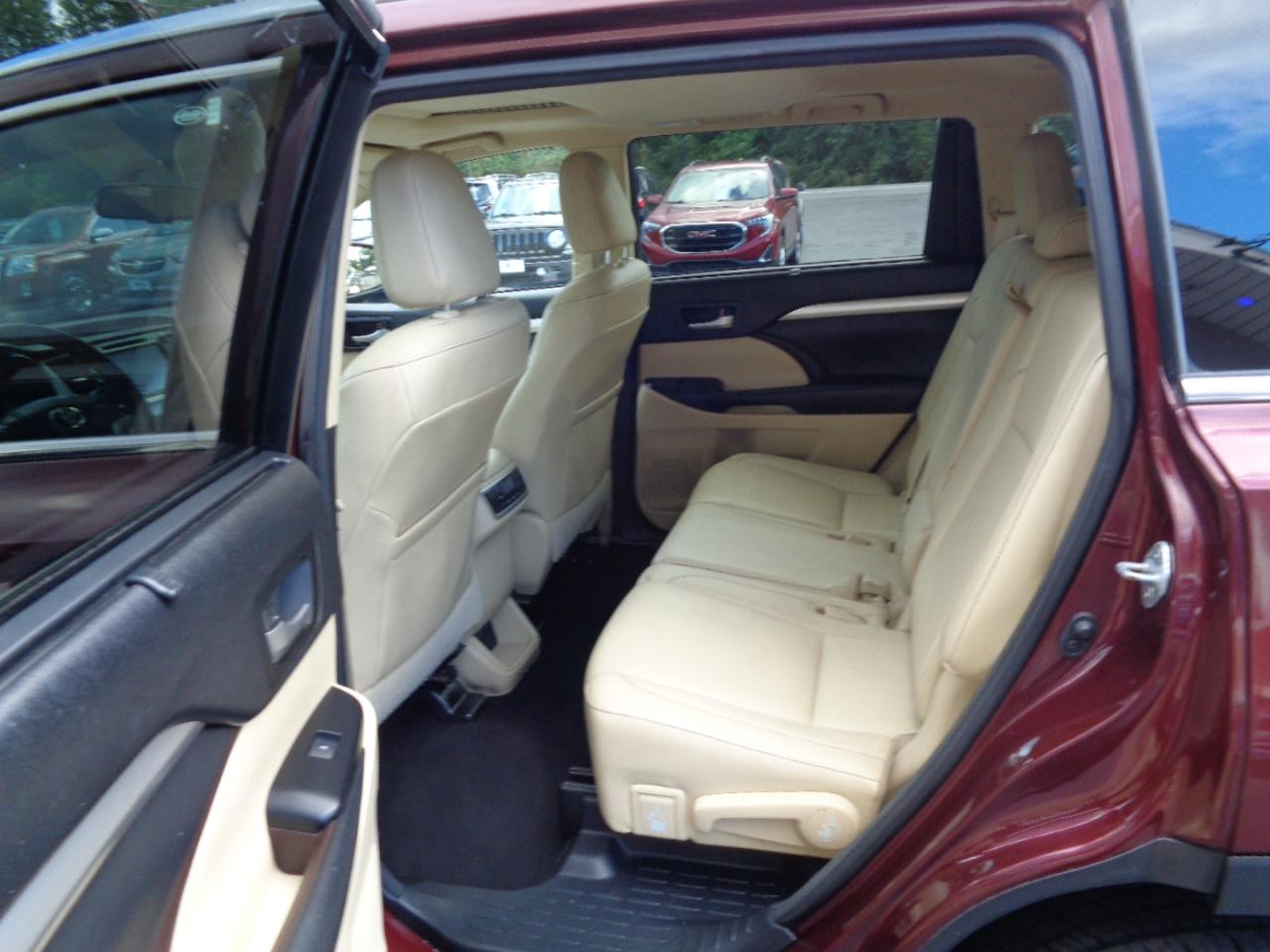 Toyota Highlander AWD 4dr V6 XLE (Natl) 2015