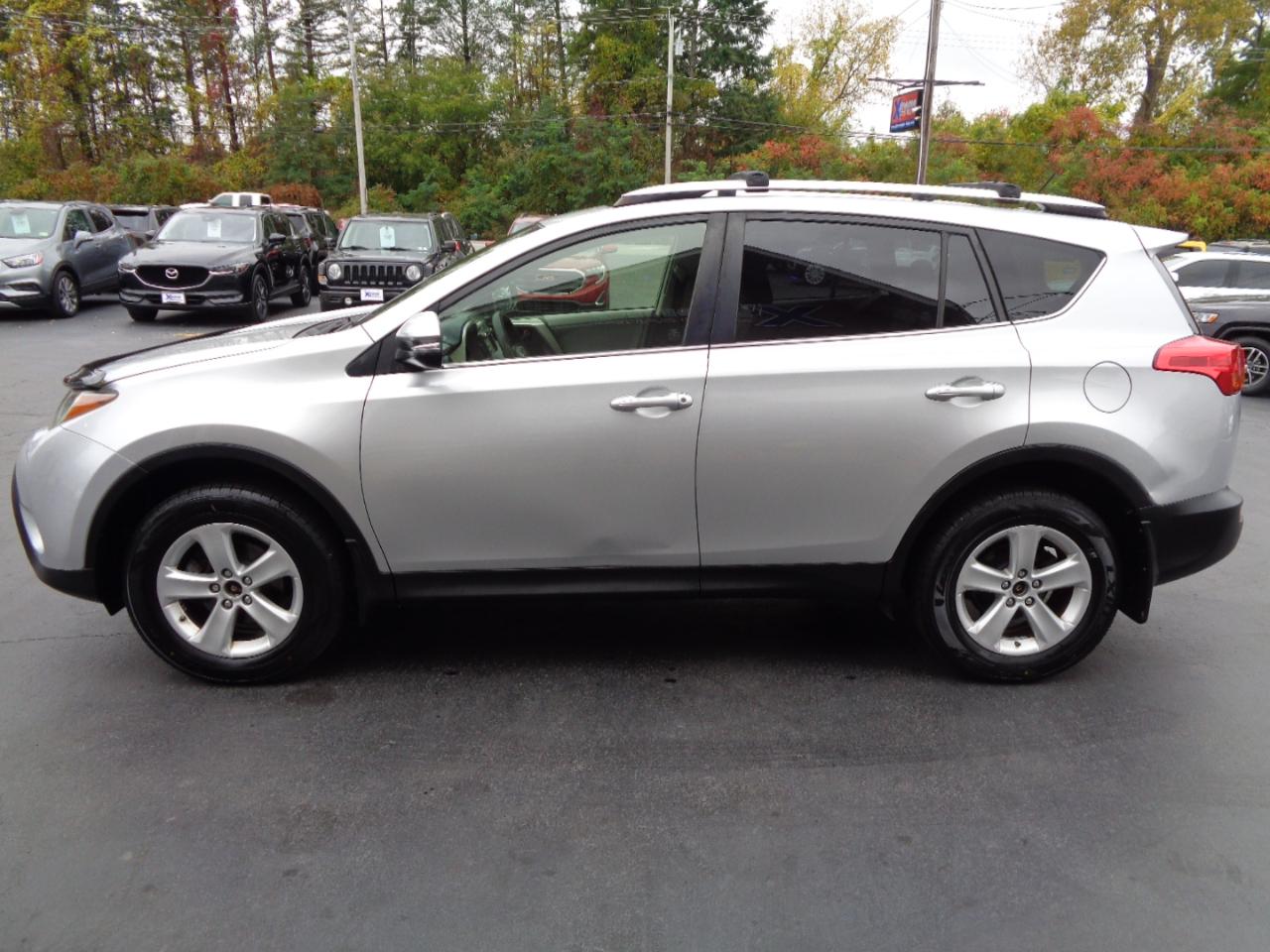 Toyota RAV4 AWD 4dr XLE (Natl) 2013