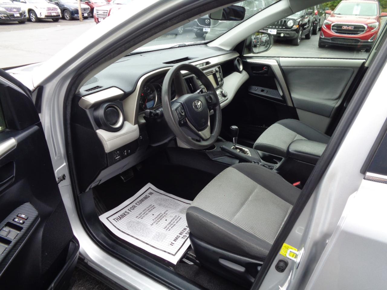 Toyota RAV4 AWD 4dr XLE (Natl) 2013