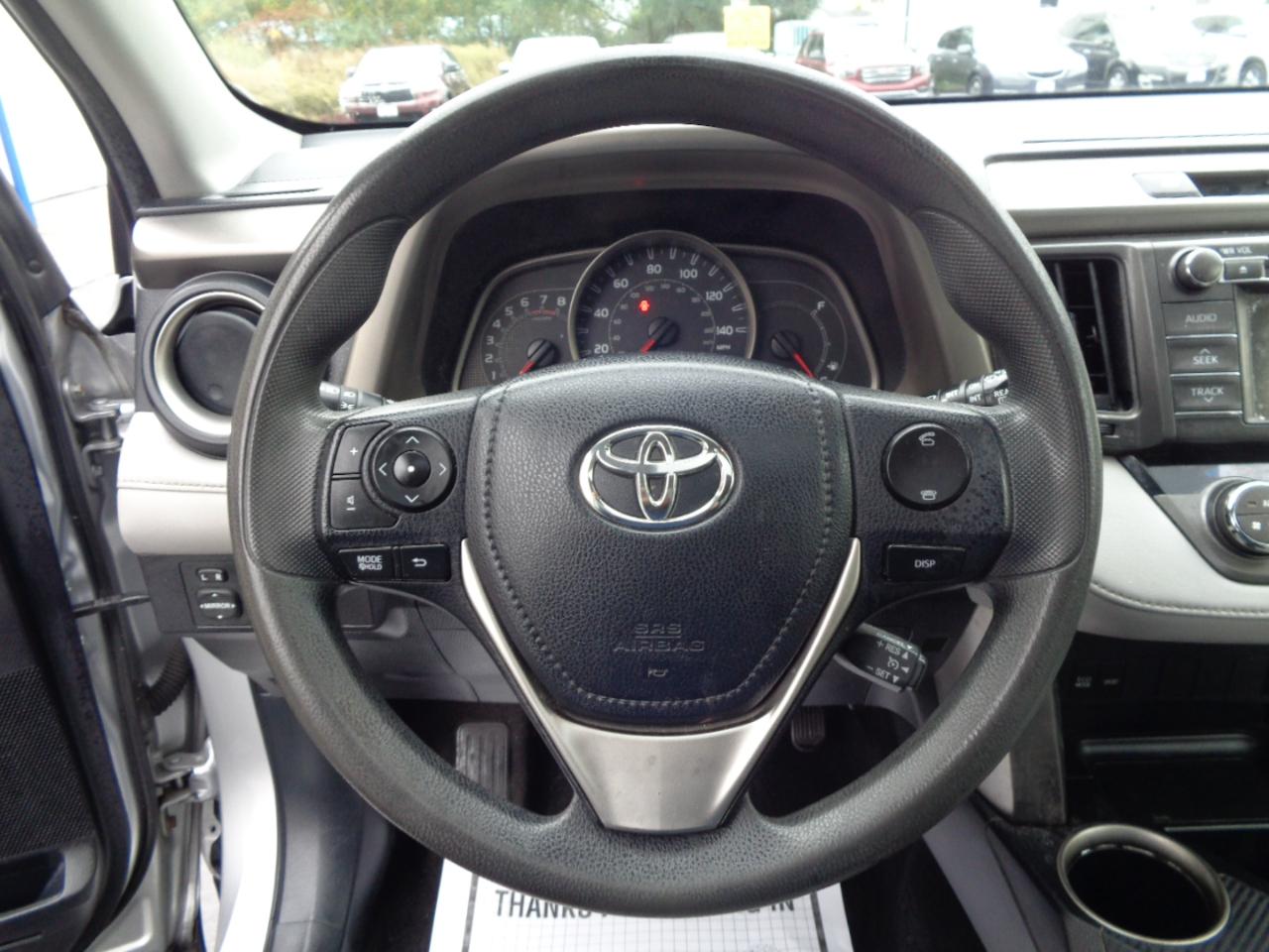 Toyota RAV4 AWD 4dr XLE (Natl) 2013