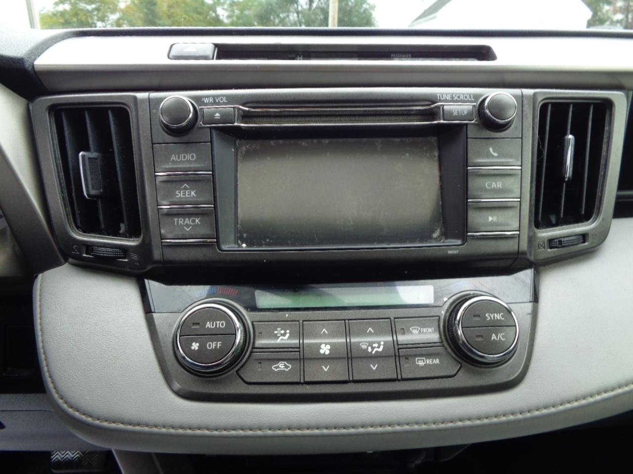 Toyota RAV4 AWD 4dr XLE (Natl) 2013