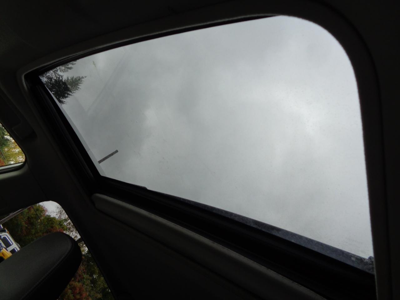 Toyota RAV4 AWD 4dr XLE (Natl) 2013