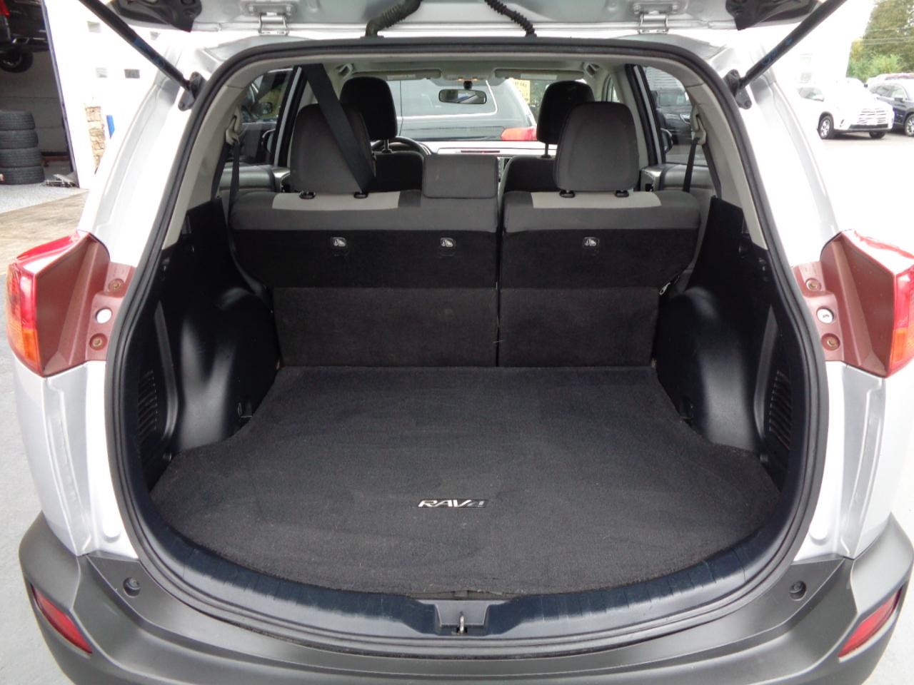 Toyota RAV4 AWD 4dr XLE (Natl) 2013
