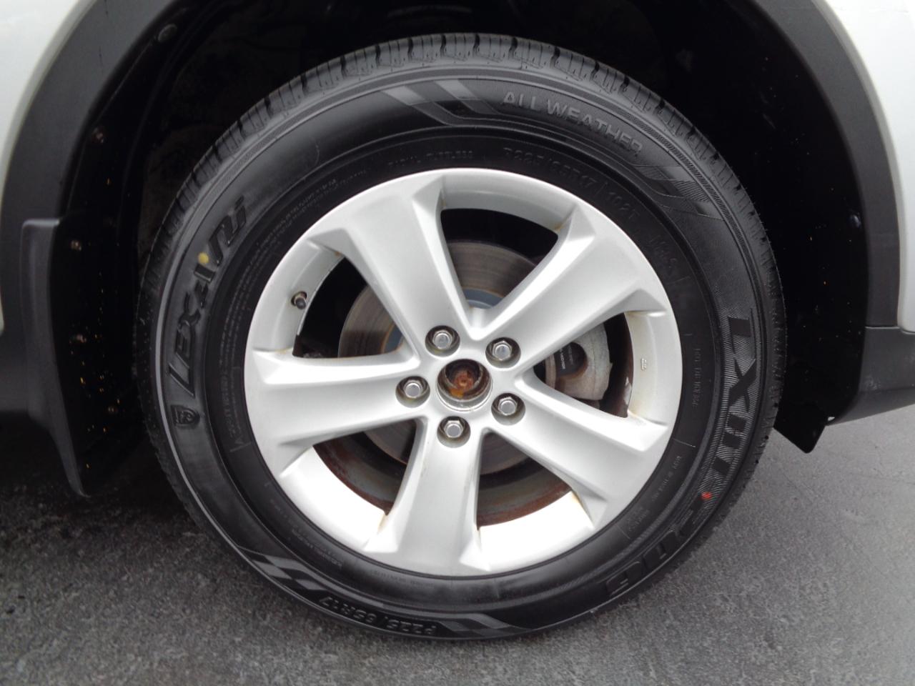 Toyota RAV4 AWD 4dr XLE (Natl) 2013