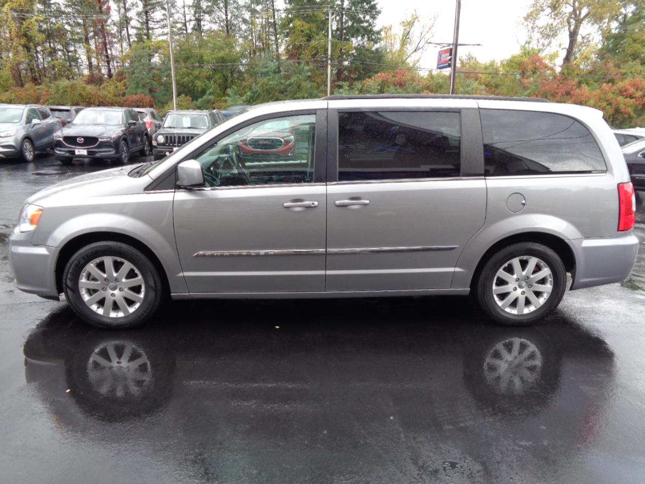Chrysler Town & Country 4dr Wgn Touring 2016