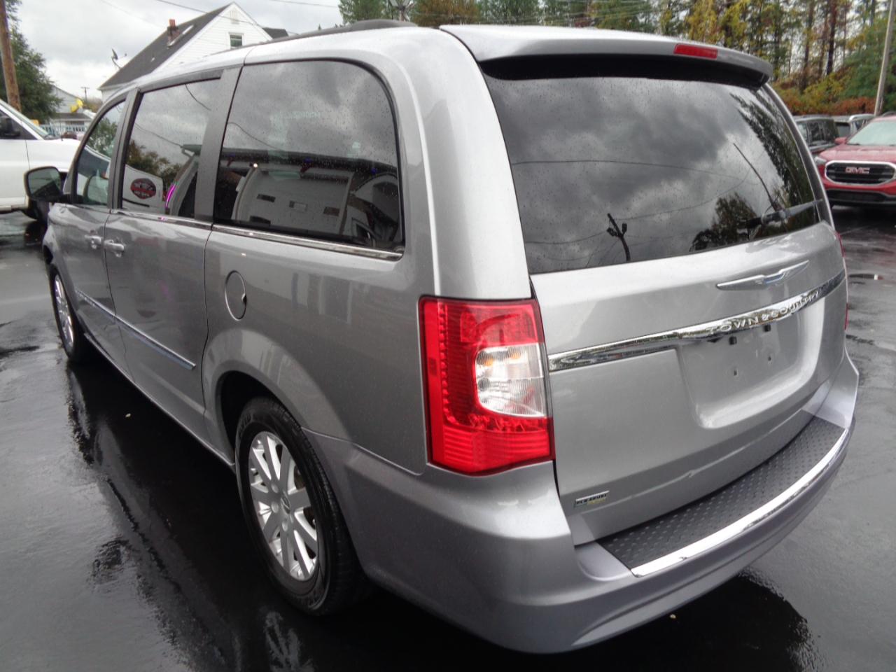 Chrysler Town & Country 4dr Wgn Touring 2016