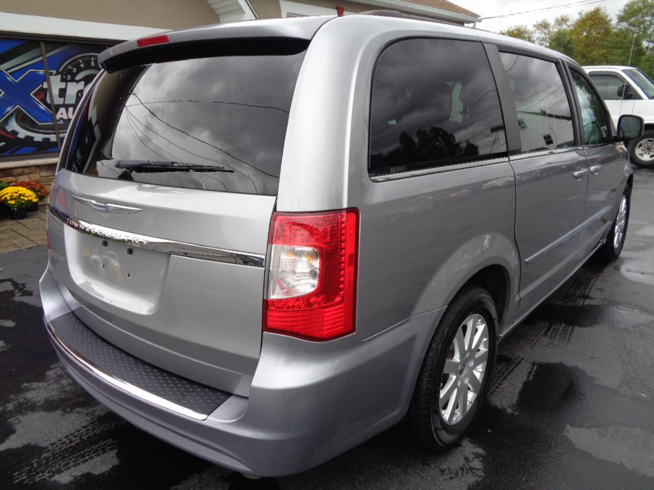Chrysler Town & Country 4dr Wgn Touring 2016