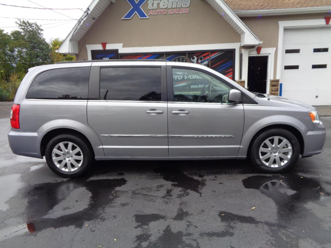 Chrysler Town & Country 4dr Wgn Touring 2016