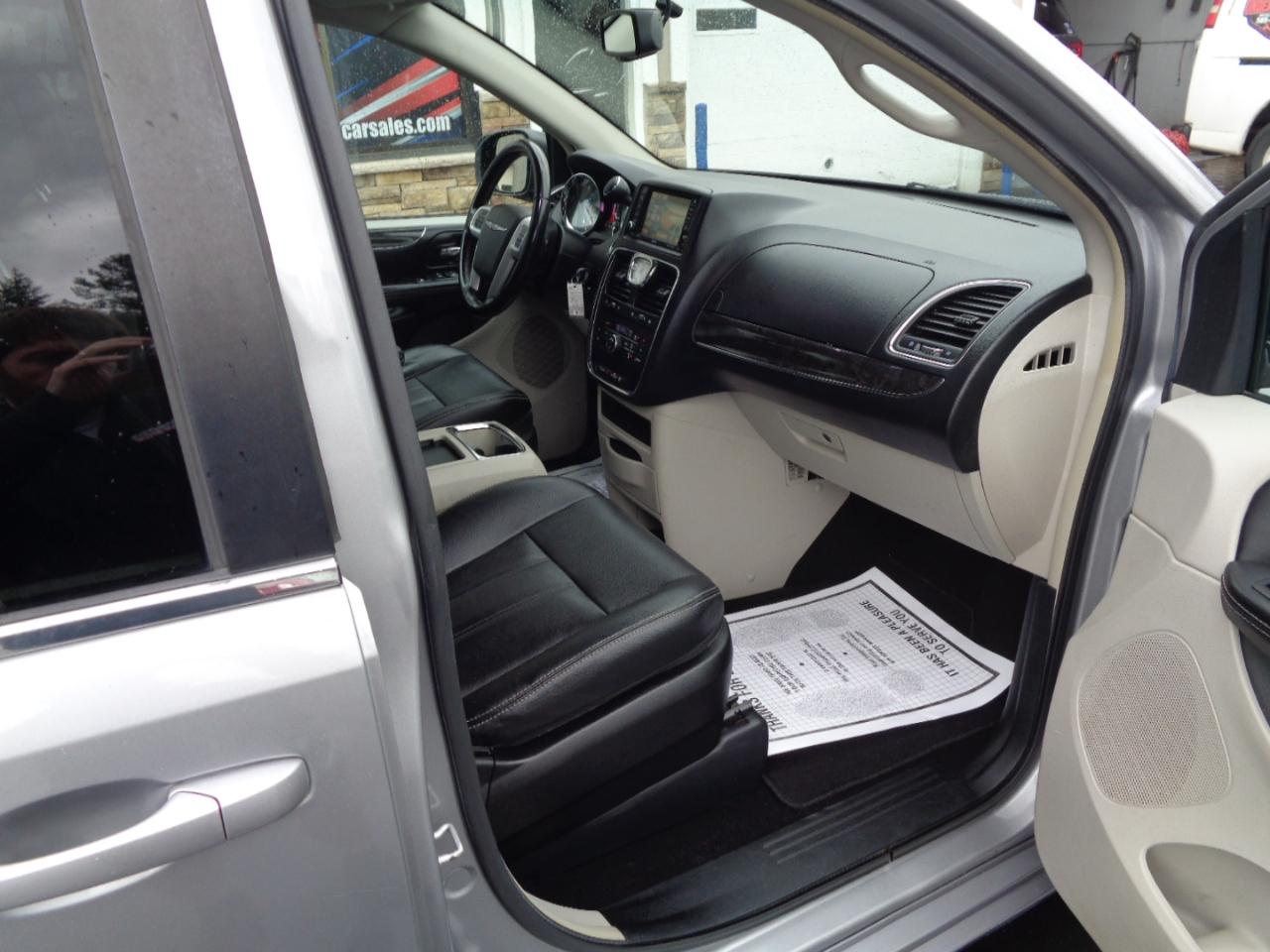 Chrysler Town & Country 4dr Wgn Touring 2016