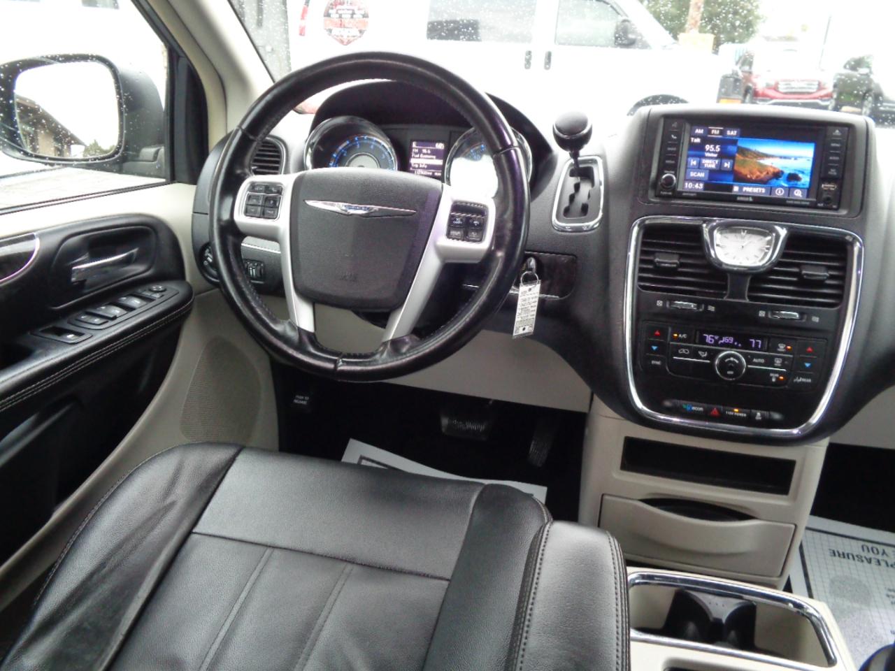 Chrysler Town & Country 4dr Wgn Touring 2016