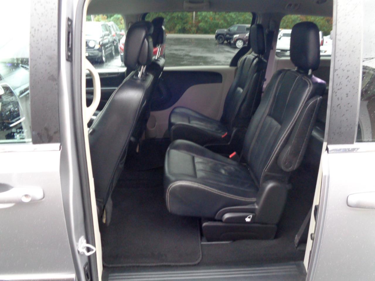 Chrysler Town & Country 4dr Wgn Touring 2016
