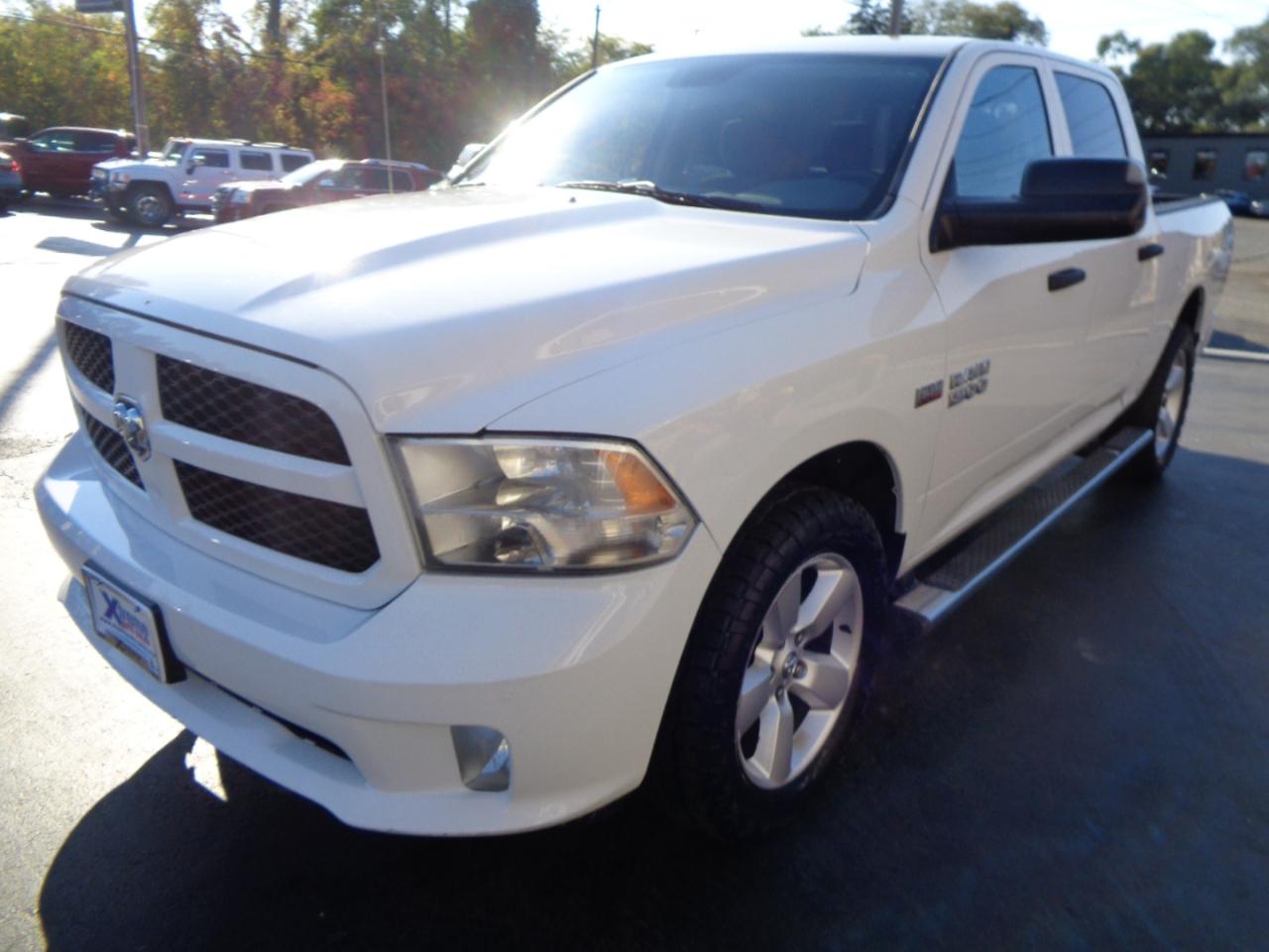 RAM 1500 4WD Crew Cab 140.5" Express 2014