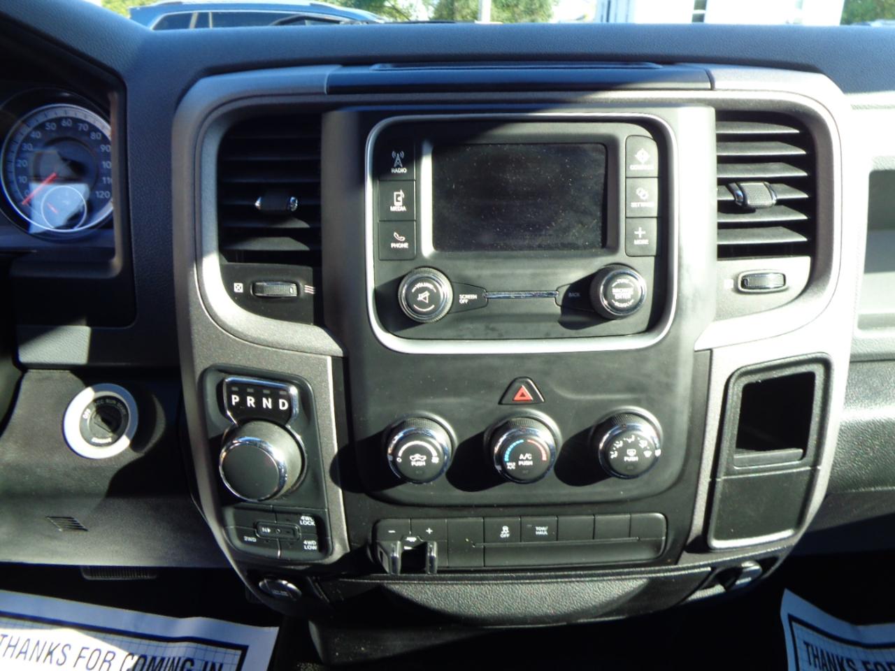 RAM 1500 4WD Crew Cab 140.5" Express 2014
