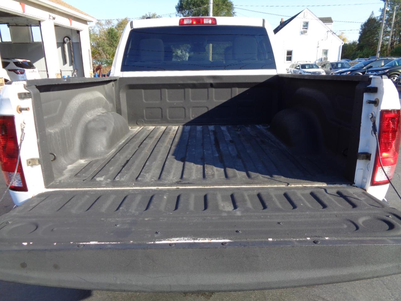 RAM 1500 4WD Crew Cab 140.5" Express 2014