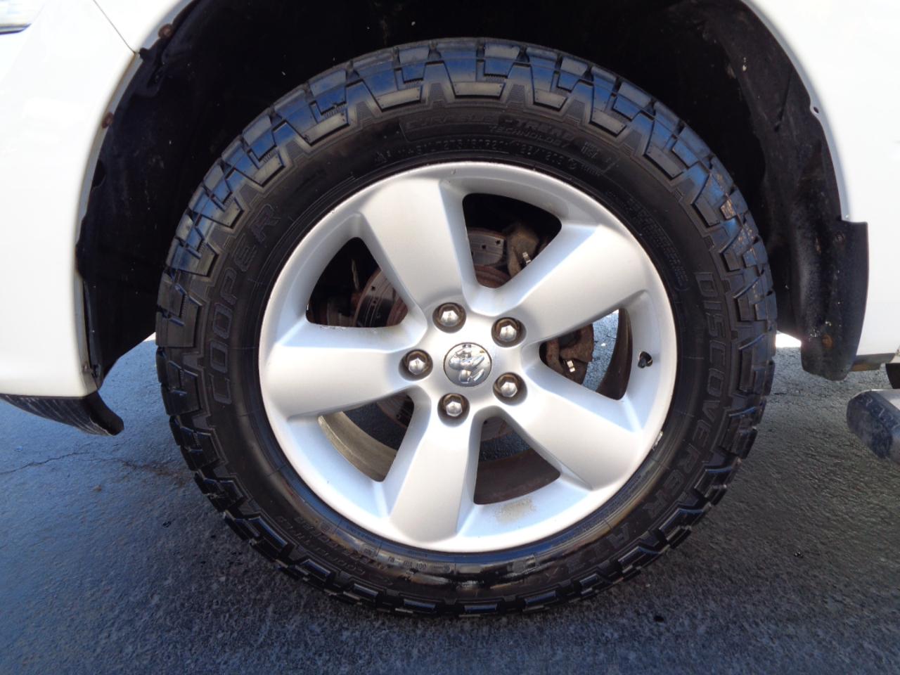RAM 1500 4WD Crew Cab 140.5" Express 2014